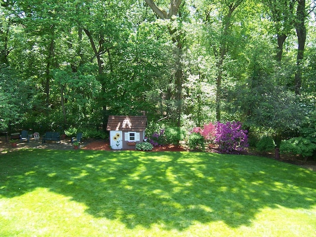 10 Margie Rd, East Brunswick, NJ 08816 - view of green lawn