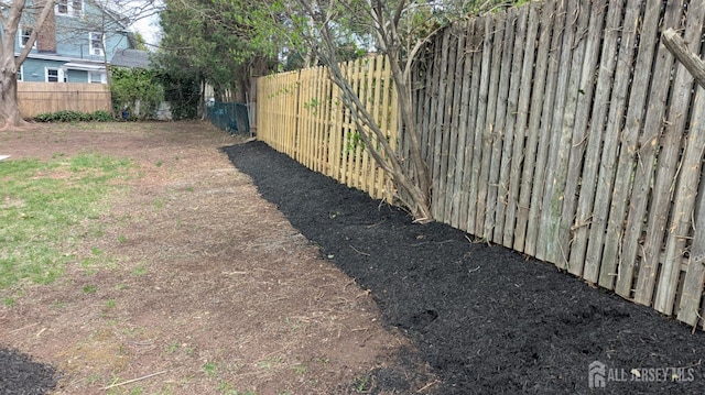 53 Suydam St, New Brunswick, NJ 08901 - view of fenced backyard