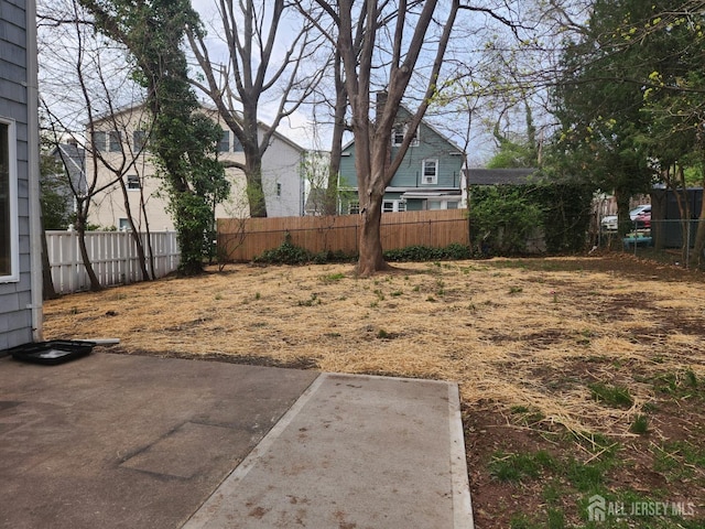 53 Suydam St, New Brunswick, NJ 08901 - view of yard featuring a patio