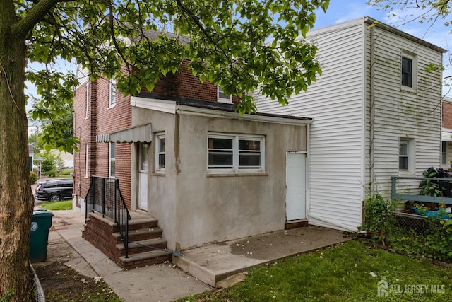 678 Bingle St, Perth Amboy, NJ 08861 - view of back of property