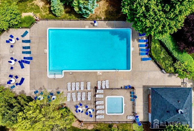 7 Cambridge Ct, East Brunswick, NJ 08816 - view of subject property featuring a pool