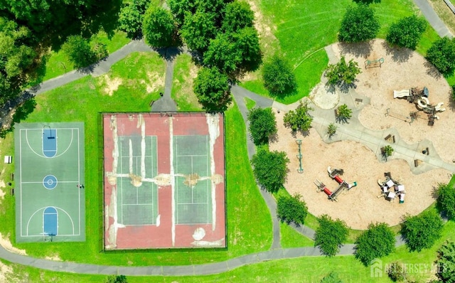 7 Cambridge Ct, East Brunswick, NJ 08816 - drone / aerial view