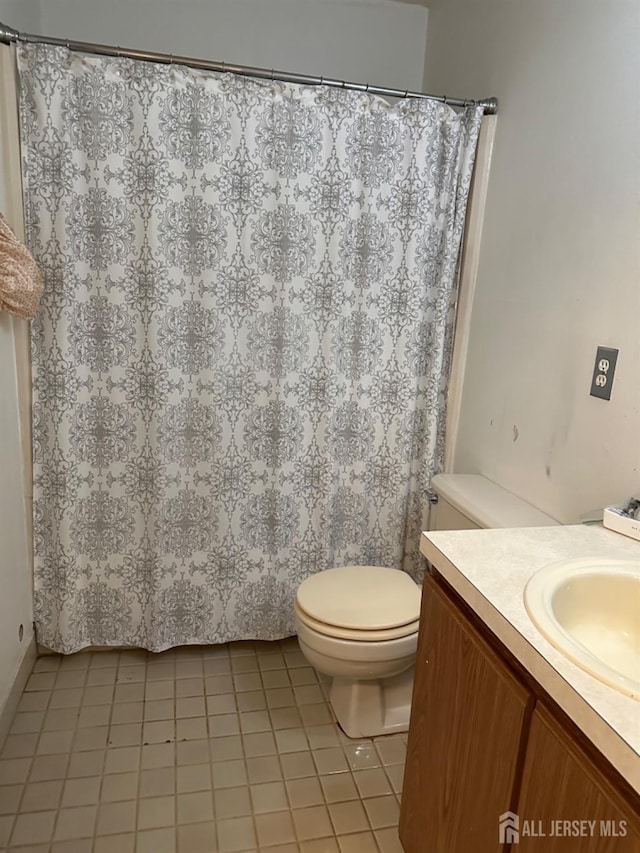 1202 Harbor Club Dr, Sayreville, NJ 08859 - full bathroom with toilet, vanity, and a shower with shower curtain
