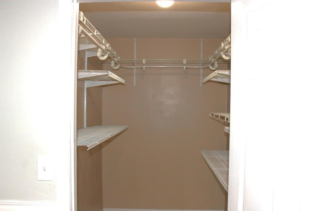 1712 Waterford Dr, Edison, NJ 08817 - photo 25
