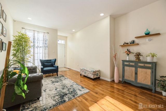 1404 Yarrow Cir S, Brunswick, NJ 08810 - living area featuring wood finished floors and recessed lighting