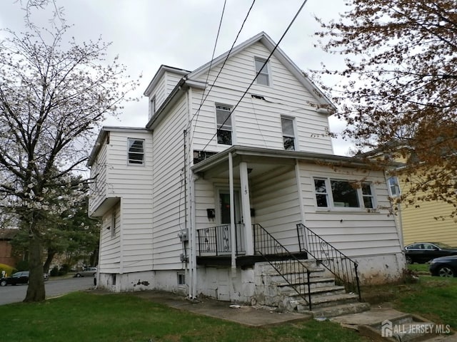 view of traditional-style house