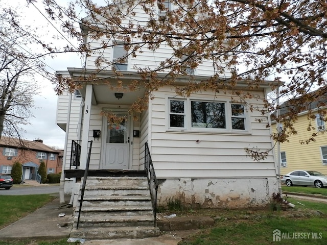 view of front facade