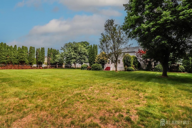 8 Staudt Ct, Franklin, NJ 08873 - view of grassy yard