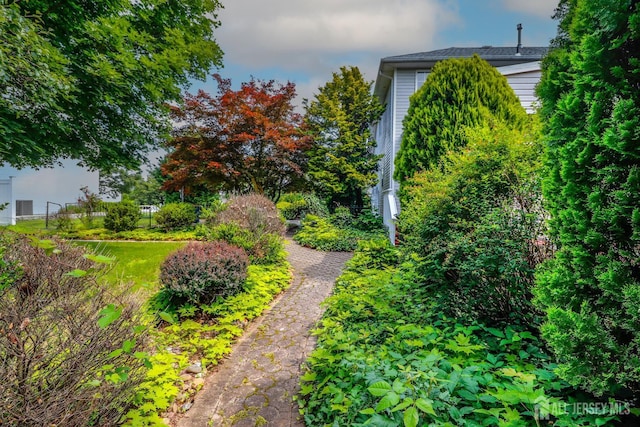 8 Staudt Ct, Franklin, NJ 08873 - view of yard