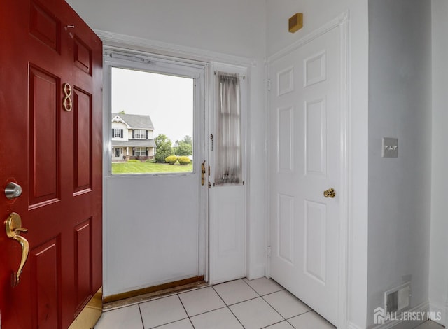 8 Staudt Ct, Franklin, NJ 08873 - entrance foyer with light tile patterned floors