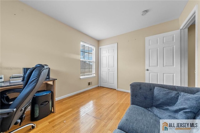 19 Edgegrove St, Edison, NJ 08837 - home office with light wood-type flooring and baseboards