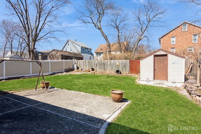 157 Orange St, Edison, NJ 08817 - view of yard featuring a patio