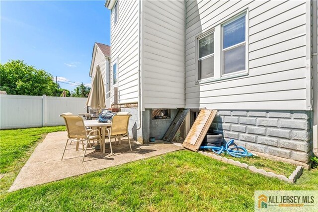 6 Hermann St, Carteret, NJ 07008 - view of patio