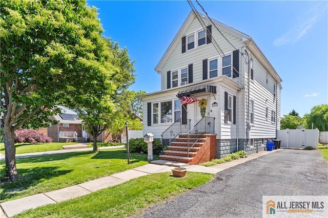 6 Hermann St, Carteret, NJ 07008 - traditional style home with a gate