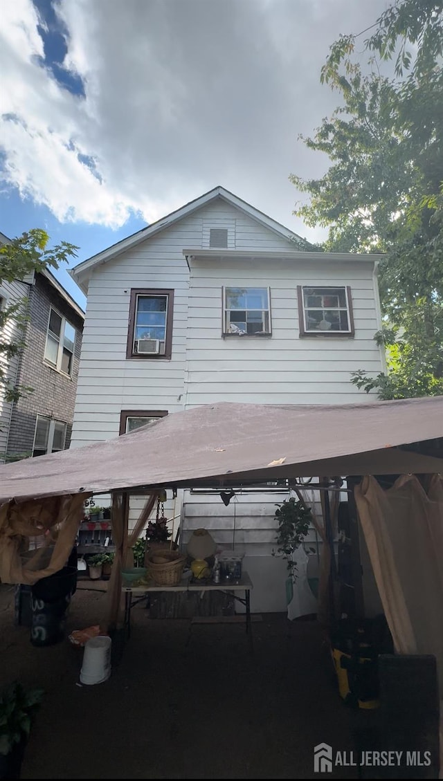 385 Sandford St, New Brunswick, NJ 08901 - back of house