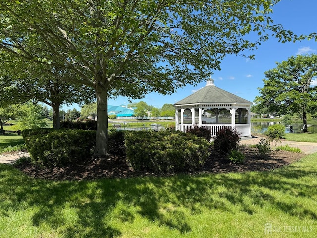 306 Kinglet Dr, Monroe, NJ 08831 - view of green lawn featuring a gazebo