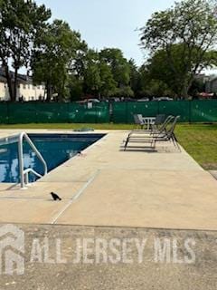 318 High St, Perth Amboy, NJ 08861 - view of swimming pool
