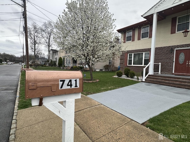741 S Middlesex Ave S, Colonia, NJ 07067 - view of property's community with a lawn