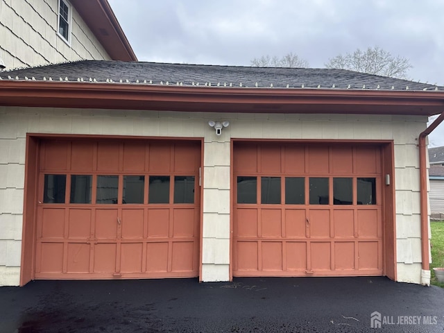 741 S Middlesex Ave S, Colonia, NJ 07067 - garage with driveway
