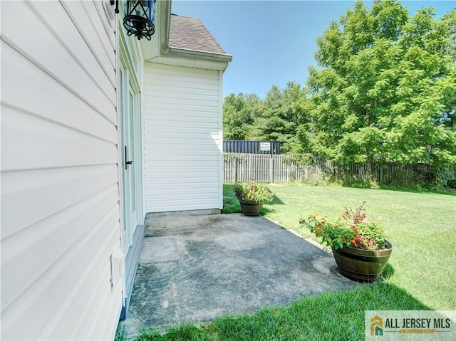 10 Holly Manor Ct, Helmetta, NJ 08828 - photo 32