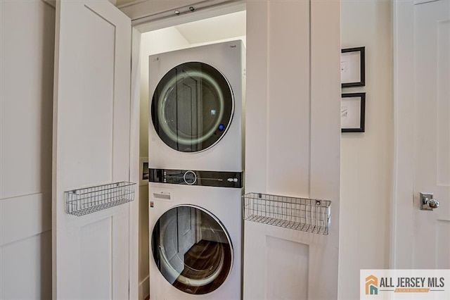 12 S 8th Ave, Highland Park, NJ 08904 - laundry area featuring estacked washer and dryer