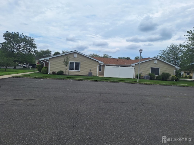 546 Cornus Plz Unit C, Monroe, NJ 08831 - view of ranch-style house