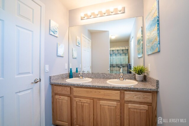 345 Morning Glory Dr, Monroe, NJ 08831 - full bath with double vanity