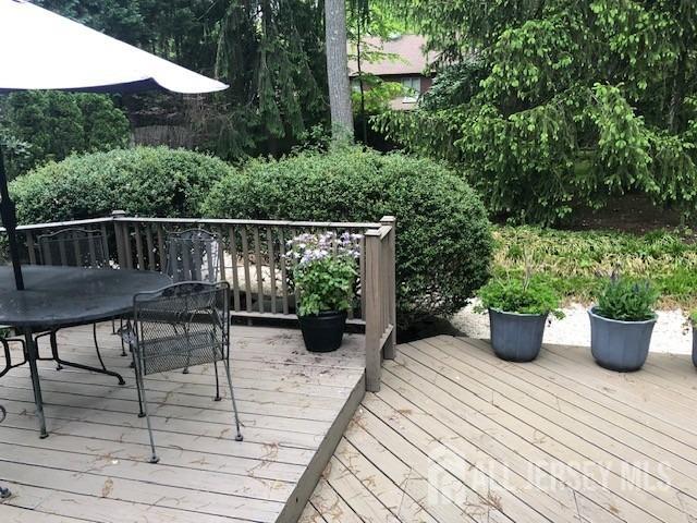 17 SE Candle Ln, East Brunswick, NJ 08816 - deck featuring outdoor dining space