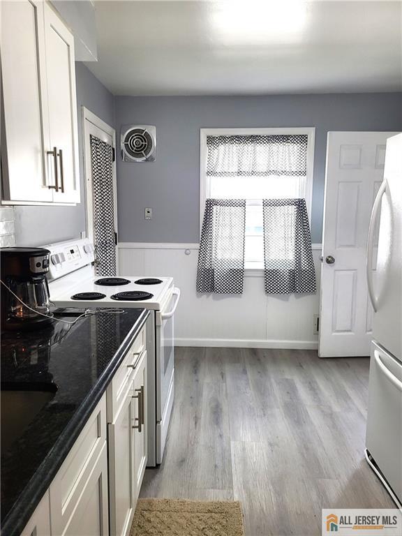 318 Hoover Ave, Edison, NJ 08837 - photo 5