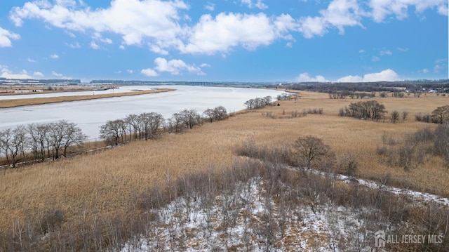 water view featuring a rural view