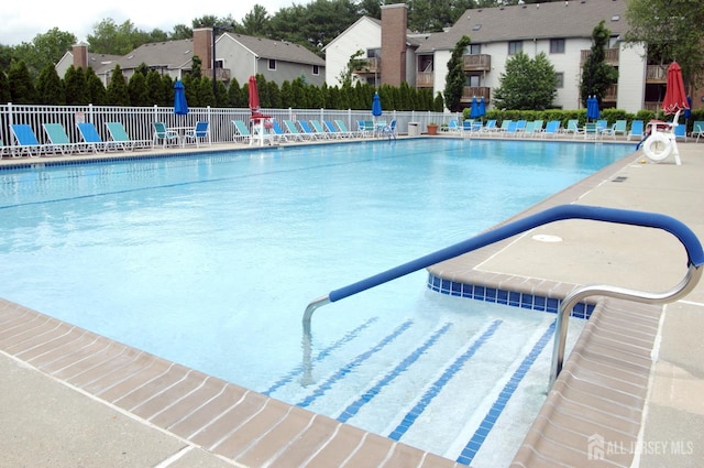 422 Ravens Crest Dr, Plainsboro, NJ 08536 - view of community pool