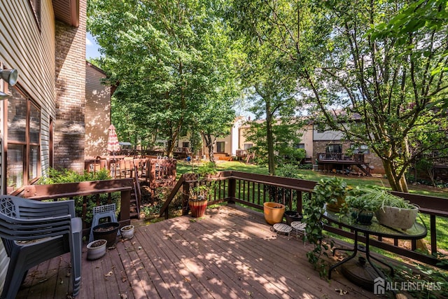 77 Highview Dr, Woodbridge Proper, NJ 07095 - view of deck