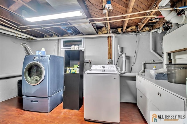 27 Collins Rd, Hamilton, NJ 08619 - laundry room featuring washer and dryer and wood finished floors