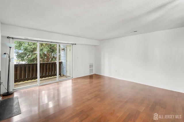 2203 Aspen Dr, Plainsboro, NJ 08536 - photo 4