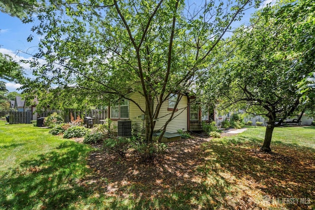 153 Concordia Cir Unit D, Monroe, NJ 08831 - view of yard