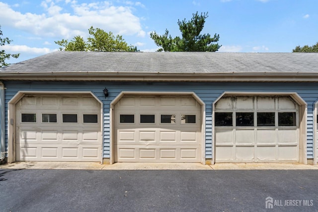 153 Concordia Cir Unit D, Monroe, NJ 08831 - view of garage