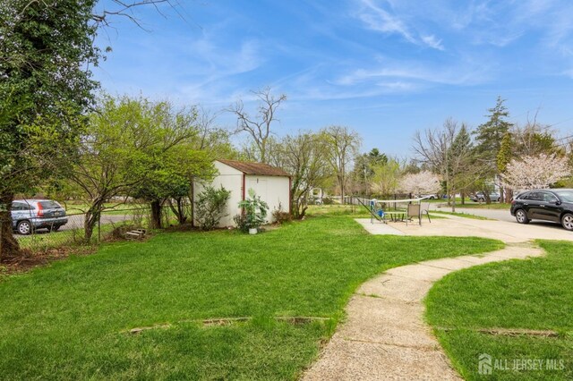 40 Riverview Ave, Piscataway, NJ 08854 - view of yard