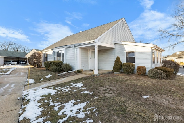 view of front of property