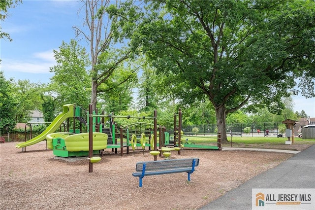 702 Station Rd, Dunellen, NJ 08812 - photo 42