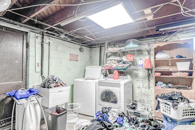 2 Bradley Dr, Edison, NJ 08817 - washroom featuring independent washer and dryer
