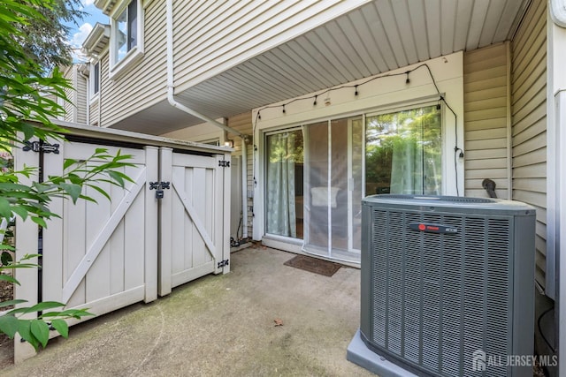 1058 Schmidt Ln, North Brunswick, NJ 08902 - view of patio / terrace