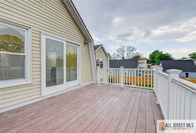 607 Almon Ave, Woodbridge Proper, NJ 07095 - view of deck