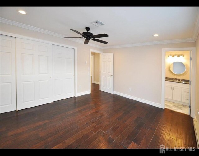 17 Celtis Plz Unit B, Monroe, NJ 08831 - unfurnished bedroom featuring wood finished floors, a closet, ornamental molding, a ceiling fan, and recessed lighting