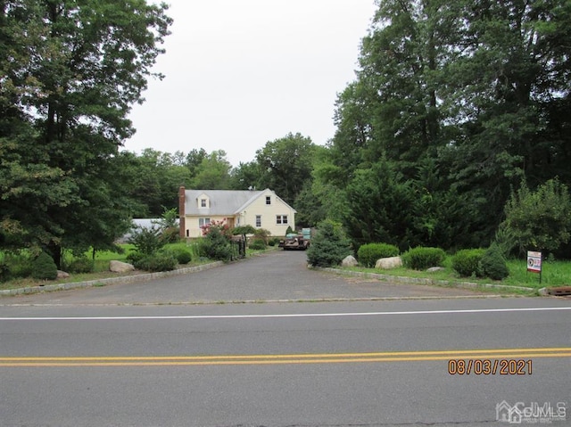 Listing photo 2 for 486 Elizabeth Ave, Franklin NJ 08873