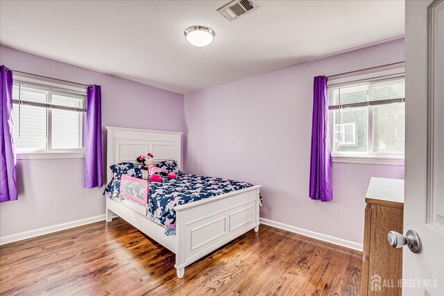 5 Alvin Ct, Menlo Park Terrace, NJ 08840 - bedroom featuring wood finished floors and baseboards