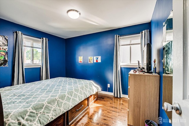 5 Alvin Ct, Menlo Park Terrace, NJ 08840 - bedroom featuring wood finished floors and baseboards