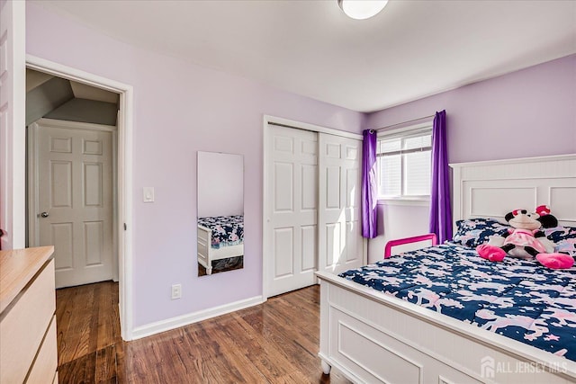 5 Alvin Ct, Menlo Park Terrace, NJ 08840 - bedroom with wood finished floors and a closet