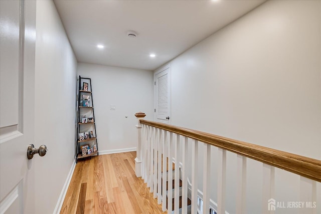 5 Alvin Ct, Menlo Park Terrace, NJ 08840 - hallway with light wood-style flooring, recessed lighting, and an upstairs landing