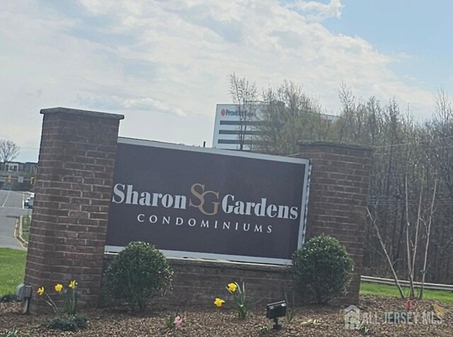 121 Sharon Garden Ct, Woodbridge Proper, NJ 07095 - view of community / neighborhood sign