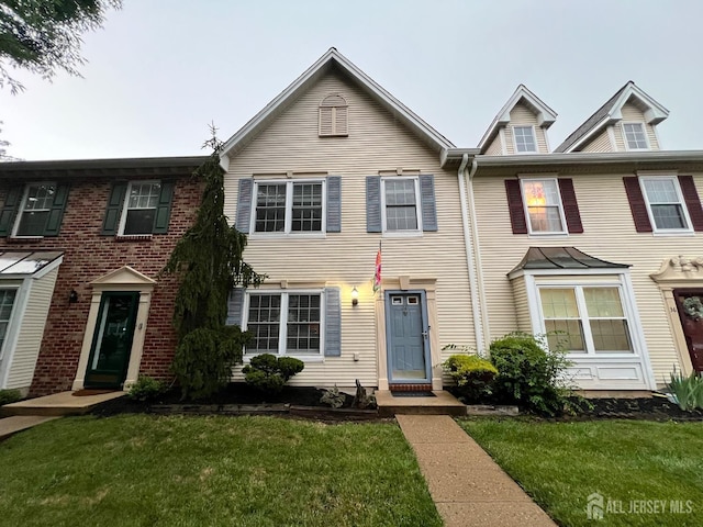 37 Albury Way N, Brunswick, NJ 08902 - view of property with a front yard